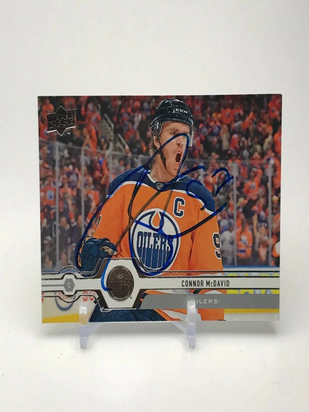 CONNOR MCDAVID SIGNED UPPER DECK SERIES 2 HOCKEY CARD (2019-2020)